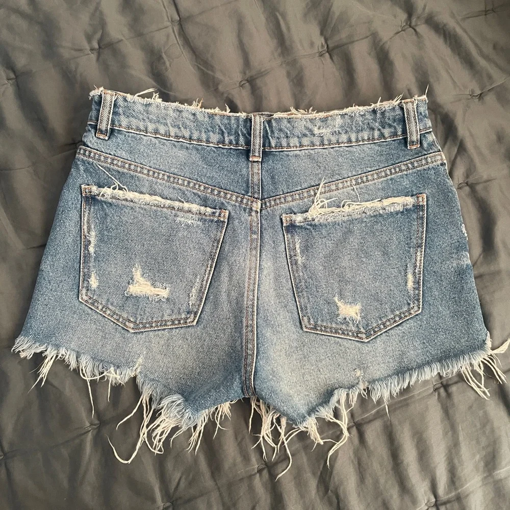 Zara buttonfly denim shorts size 2